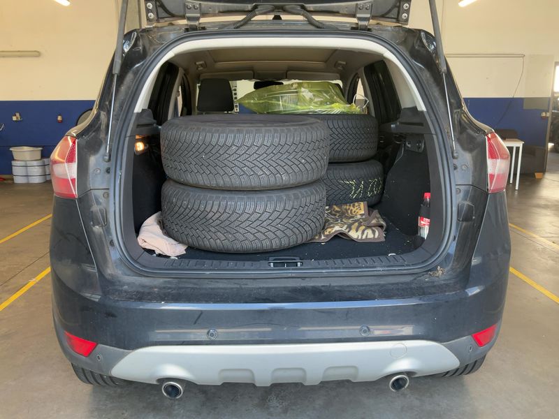 Ford Kuga 2.0 TDCi Champions Edition 2012 – снимка 16