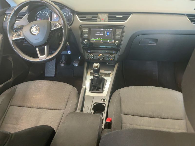 Skoda Octavia 1.6 TDI Style 4x4 2015 – снимка 17