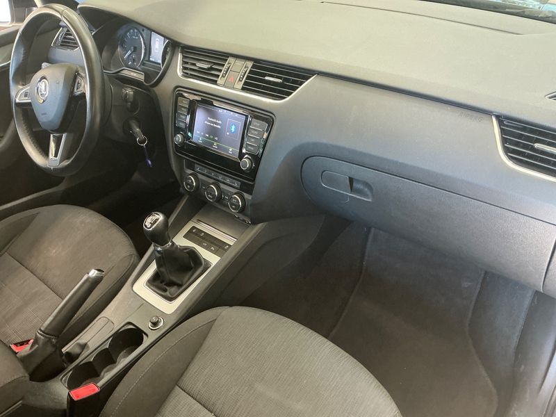 Skoda Octavia 1.6 TDI Style 4x4 2015 – снимка 25