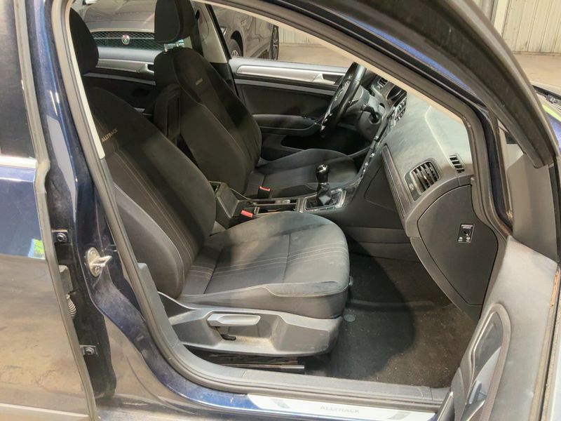 Volkswagen Golf VII 1.6 TDI Allstar 4Motion BlueMotion Tech 2015 – снимка 11