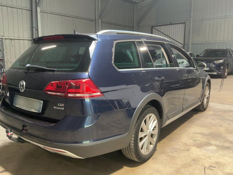 Volkswagen Golf VII 1.6 TDI Allstar 4Motion BlueMotion Tech 2015 – снимка на щета