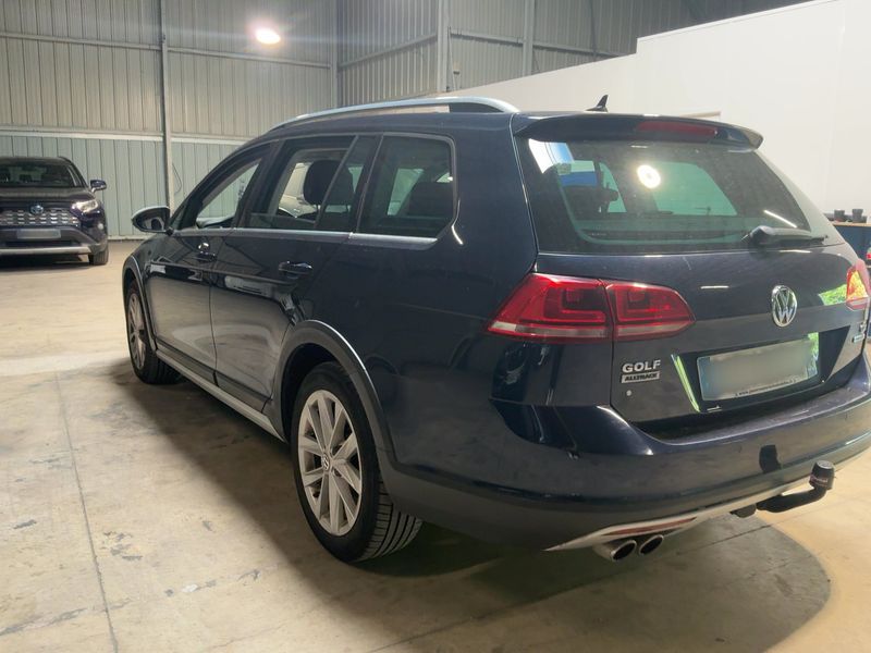 Volkswagen Golf VII 1.6 TDI Allstar 4Motion BlueMotion Tech 2015 – снимка на щета