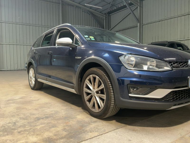 Volkswagen Golf VII 1.6 TDI Allstar 4Motion BlueMotion Tech 2015 – снимка на щета