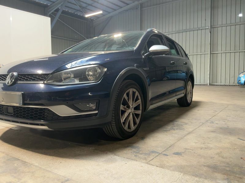 Volkswagen Golf VII 1.6 TDI Allstar 4Motion BlueMotion Tech 2015 – снимка 2