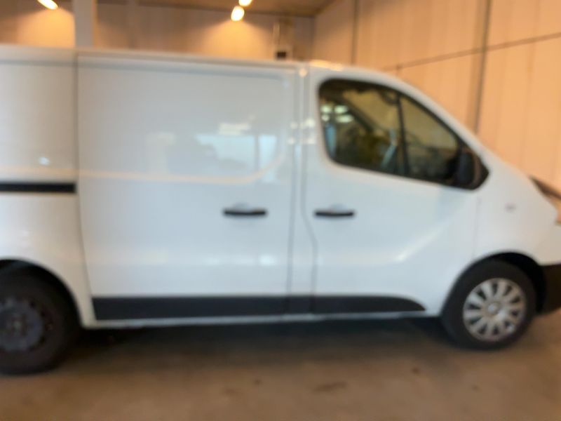 Renault Trafic 1.6 dCi Energy L1H1 2,9t Komfort 2017 – снимка 10