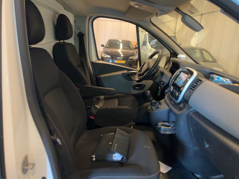Renault Trafic 1.6 dCi Energy L1H1 2,9t Komfort 2017 – снимка 16