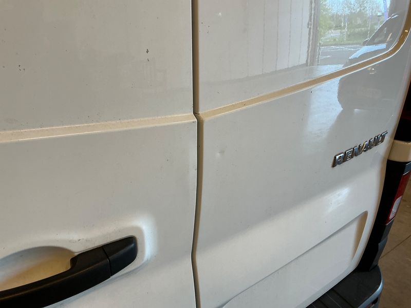 Renault Trafic 1.6 dCi Energy L1H1 2,9t Komfort 2017 – снимка 32
