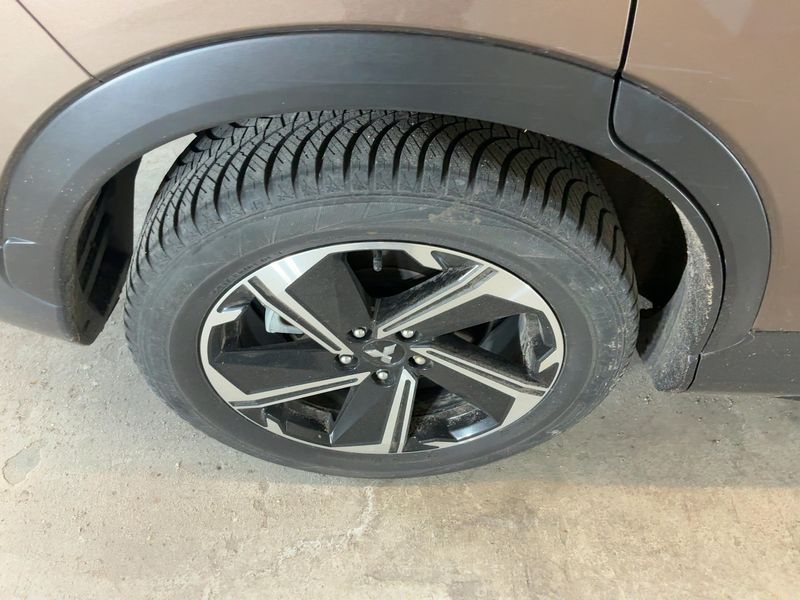 Mitsubishi Eclipse Cross 2.4 Plug-in Hybrid Intro Edition 4WD 2021 – снимка 9