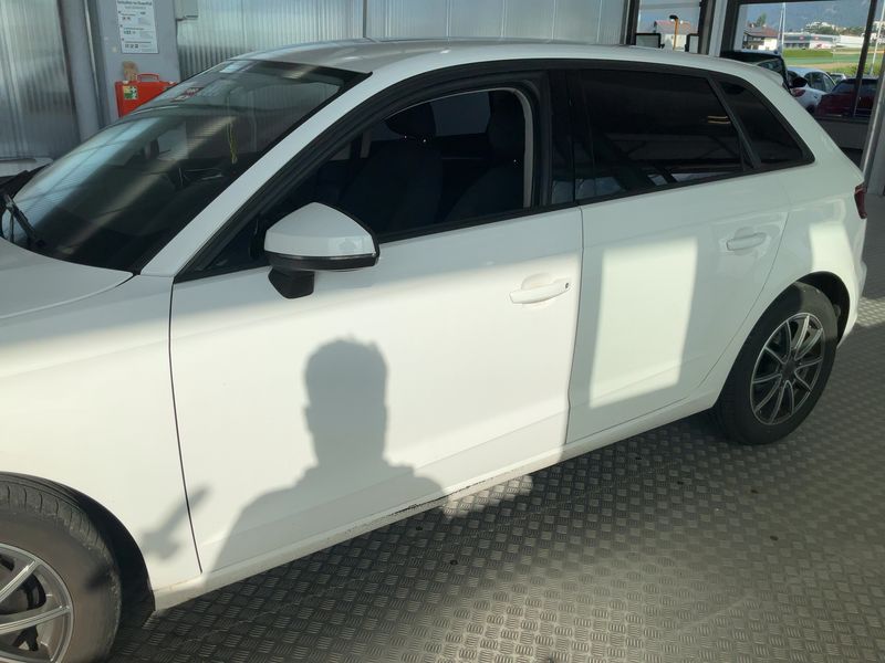 Audi A3 Sportback 1.6 TDI Attraction 2016 – снимка на щета 4