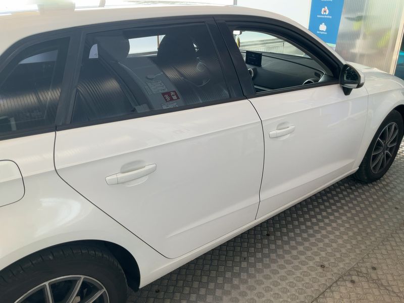 Audi A3 Sportback 1.6 TDI Attraction 2016 – снимка на щета 10