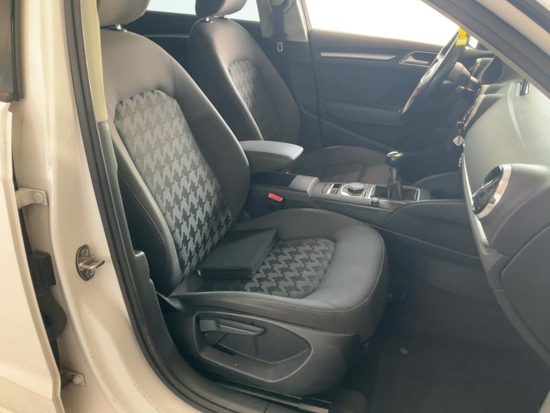 Audi A3 Sportback 1.6 TDI Attraction 2016 – снимка 17