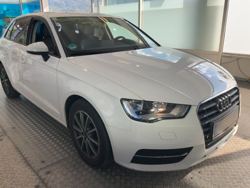 Audi A3 Sportback 1.6 TDI Attraction 2016 – снимка на щета 12
