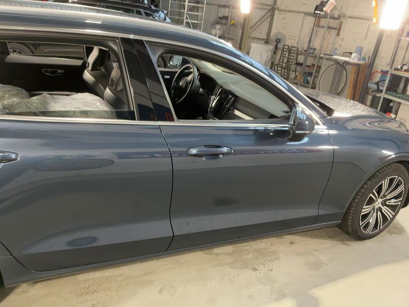 Volvo V60 2.0 T6 Recharge Plug-in Hybrid Core AWD 2022 – снимка 10