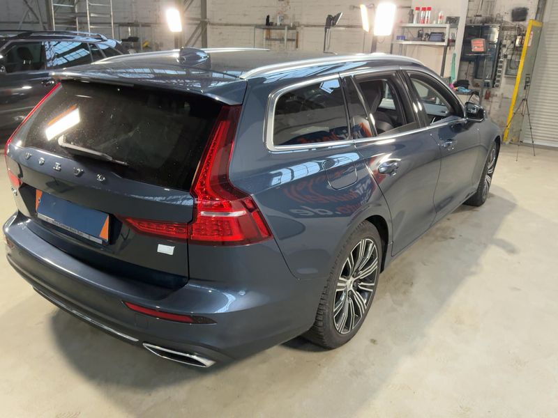 Volvo V60 2.0 T6 Recharge Plug-in Hybrid Core AWD 2022 – снимка 8