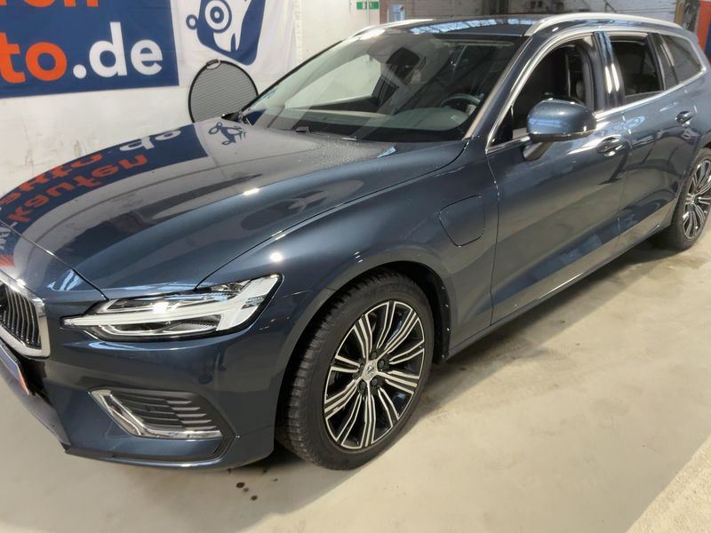 Volvo V60 2.0 T6 Recharge Plug-in Hybrid Core AWD 2022 – снимка 2