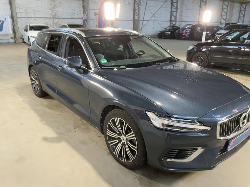 Volvo V60 2.0 T6 Recharge Plug-in Hybrid Core AWD 2022 – снимка 12