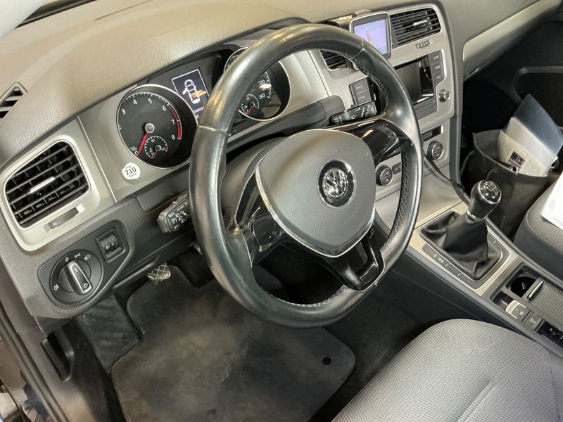 Volkswagen Golf VII 1.2 TSI Comfortline BlueMotion Tech 2014 – снимка 33