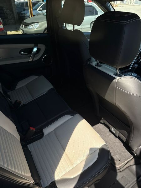 Land Rover Discovery 5 P300 R-Dynamic SE AWD 2022 – снимка 14