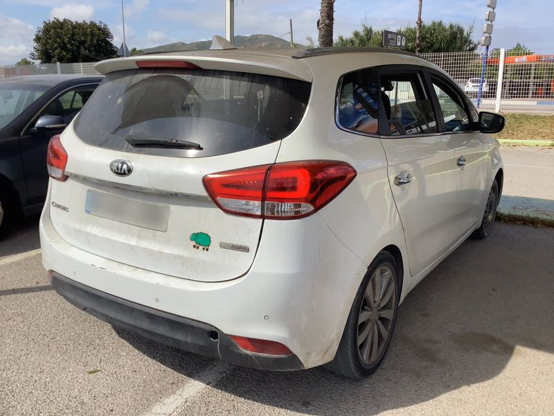 Kia Carens 1.6 GDI UEFA Euro 2016 2017 – снимка 8