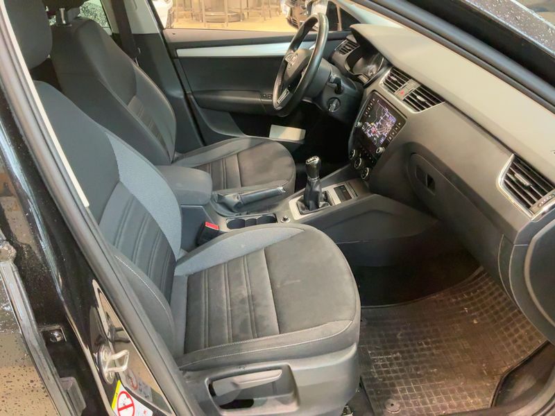 Skoda Octavia 2.0 TDI Ambition 4x4 2018 – снимка 17