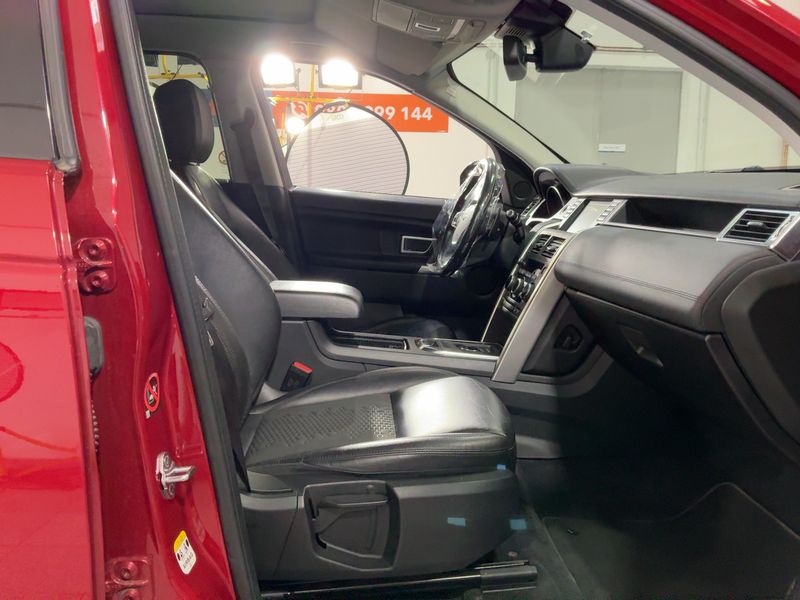 Land Rover Discovery Sport 2.0 Td4 SE AWD 2018 – снимка 17