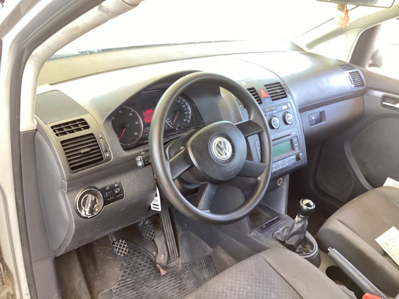 Volkswagen Touran 1.9 TDI Conceptline 2005 – снимка на щета