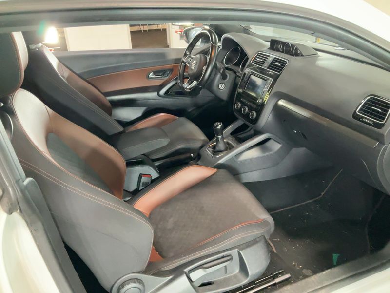 Volkswagen Scirocco 2.0 TSI Allstar BlueMotion Tech 2016 – снимка 17