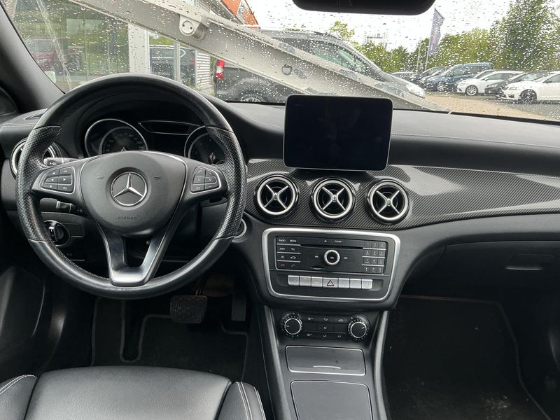 Mercedes-Benz CLA-Klasse CLA 200 UrbanStyle Edition 2019 – снимка 17