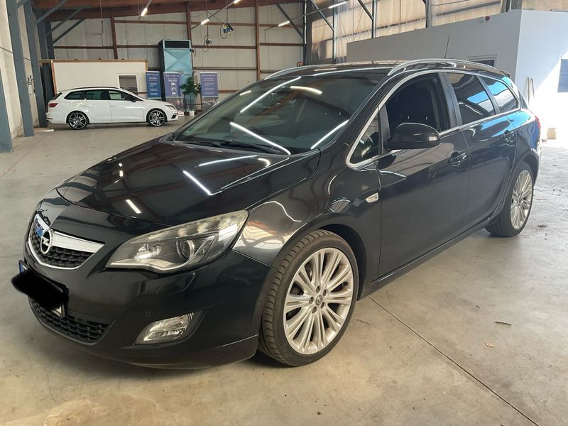 Opel Astra 1.4 Turbo Innovation 2012 – снимка 1