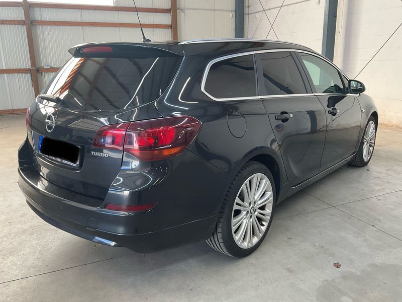 Opel Astra 1.4 Turbo Innovation 2012 – снимка 2
