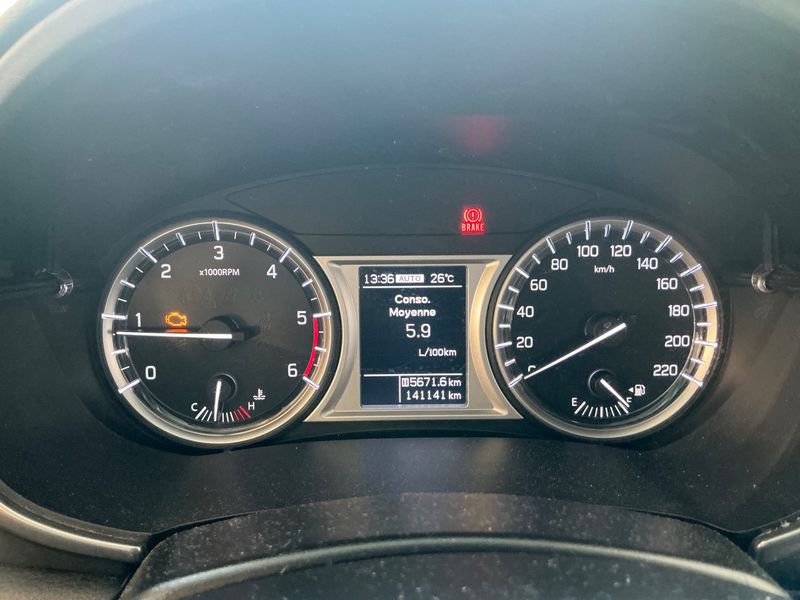 Suzuki Vitara 1.6 DDiS Pack 4x4 2016 – снимка 18