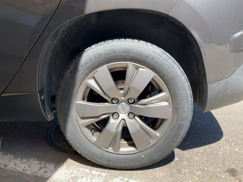 Peugeot 2008 1.6 Blue-HDi Style 2018 – снимка 5