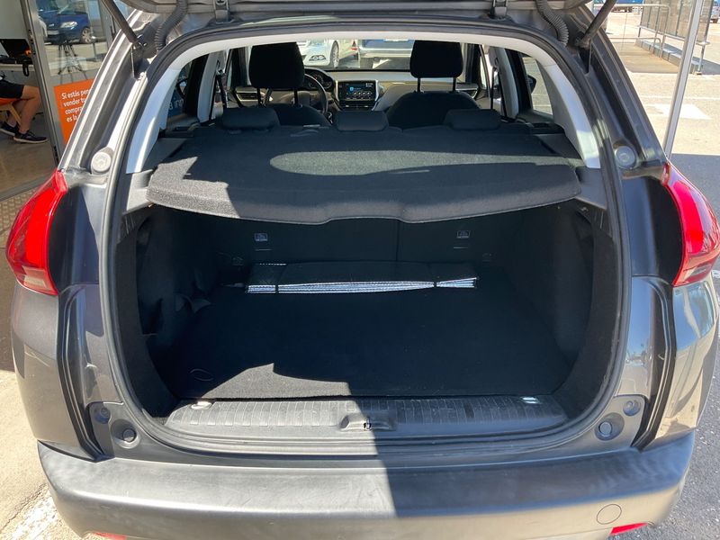 Peugeot 2008 1.6 Blue-HDi Style 2018 – снимка 15