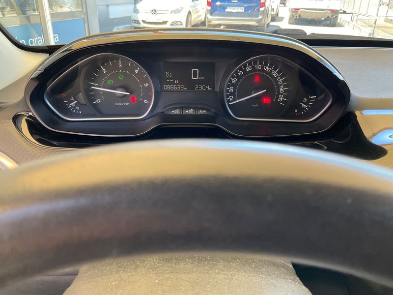 Peugeot 2008 1.6 Blue-HDi Style 2018 – снимка 18