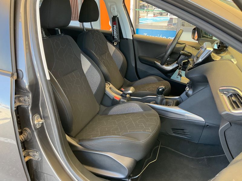 Peugeot 2008 1.6 Blue-HDi Style 2018 – снимка 16