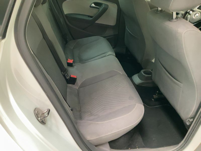Volkswagen Polo 1.4 TDI Fresh BlueMotion Tech 2015 – снимка 19