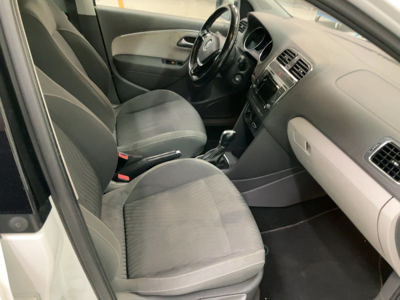 Volkswagen Polo 1.4 TDI Fresh BlueMotion Tech 2015 – снимка 16