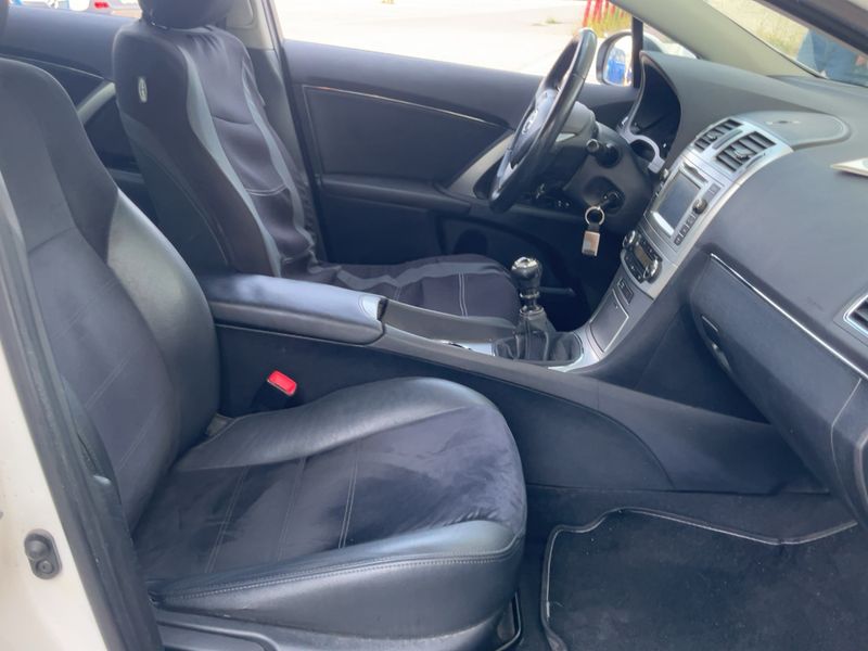 Toyota Avensis 2.0 D-4D Advance 2014 – снимка 16