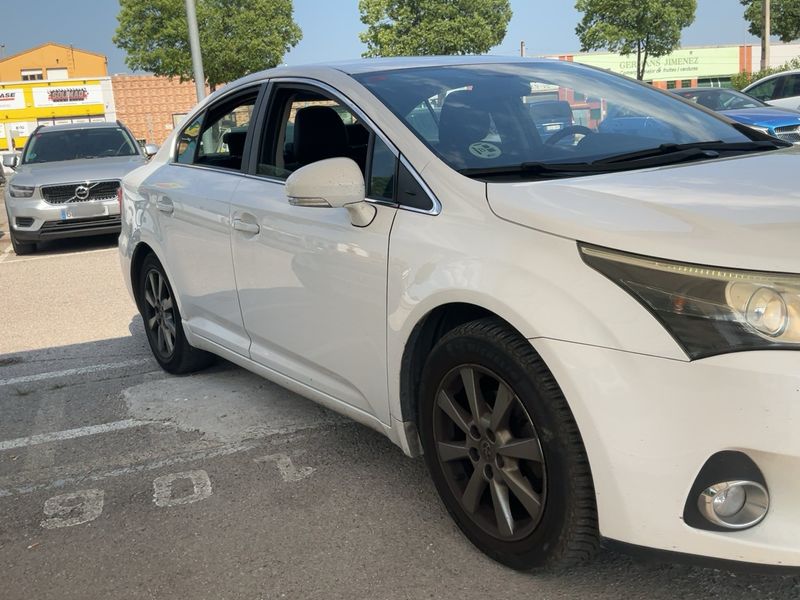 Toyota Avensis 2.0 D-4D Advance 2014 – снимка 12