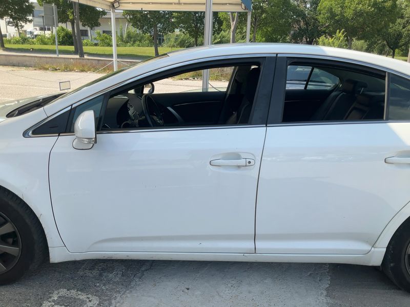 Toyota Avensis 2.0 D-4D Advance 2014 – снимка 4