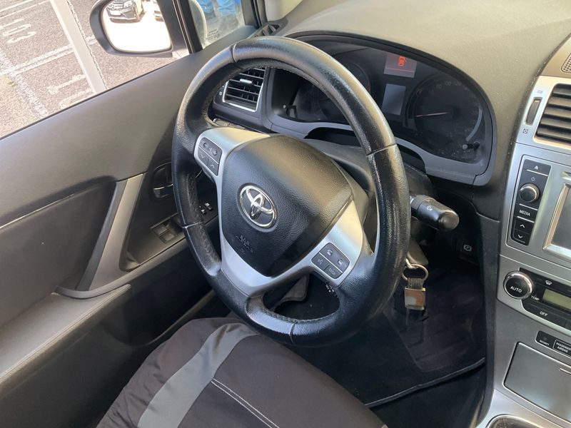Toyota Avensis 2.0 D-4D Advance 2014 – снимка 27