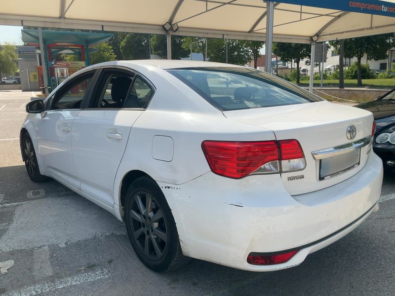 Toyota Avensis 2.0 D-4D Advance 2014 – снимка 6