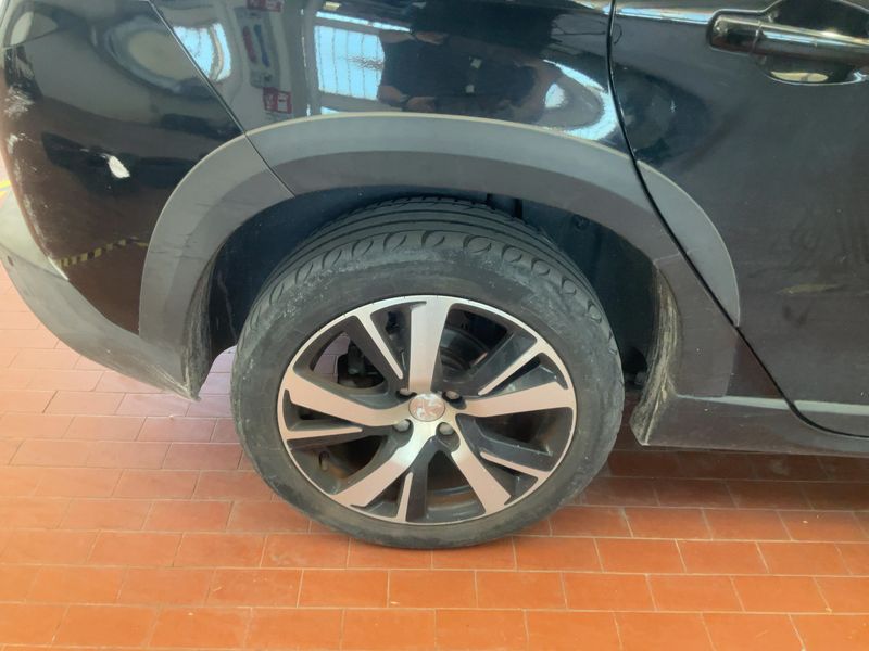 Peugeot 2008 1.6 Blue-HDi Allure 2016 – снимка 9