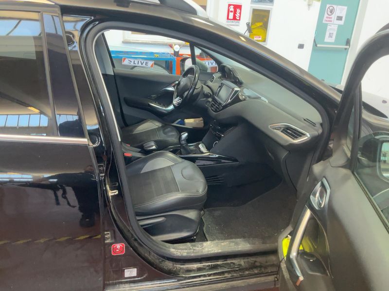 Peugeot 2008 1.6 Blue-HDi Allure 2016 – снимка 17