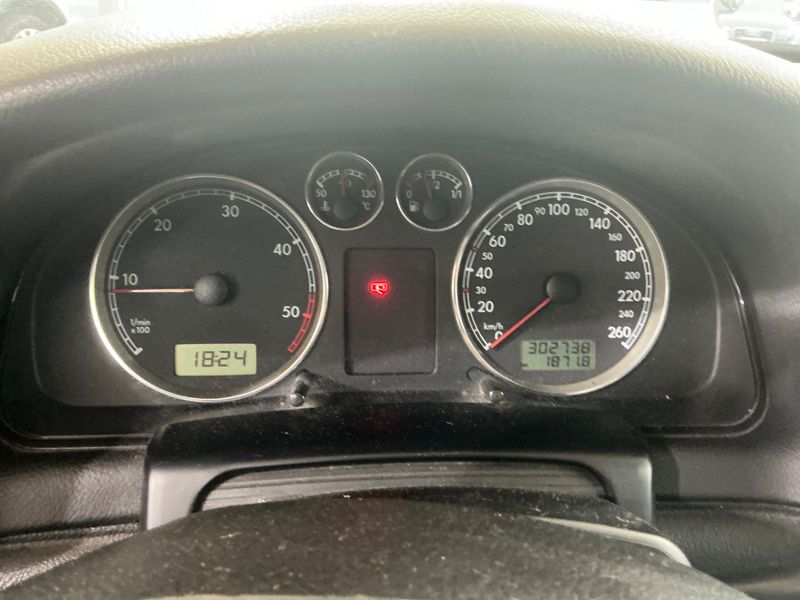 Volkswagen Passat 1.9 TDI Edition 2002 – снимка 4