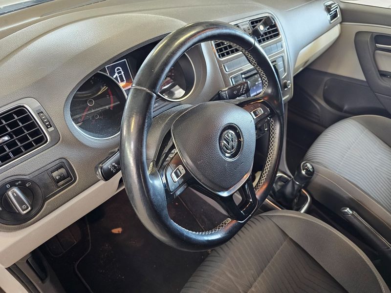 Volkswagen Polo 1.2 TSI Comfortline BlueMotion Tech 2014 – снимка 27