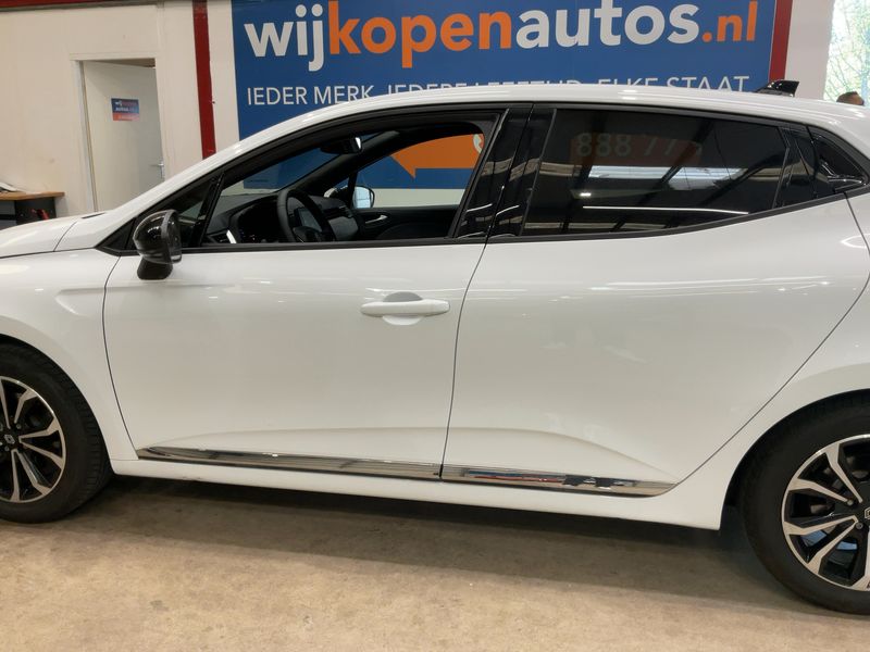 Renault Clio 1.6 Hybrid E-Tech Techno 2024 – снимка 4