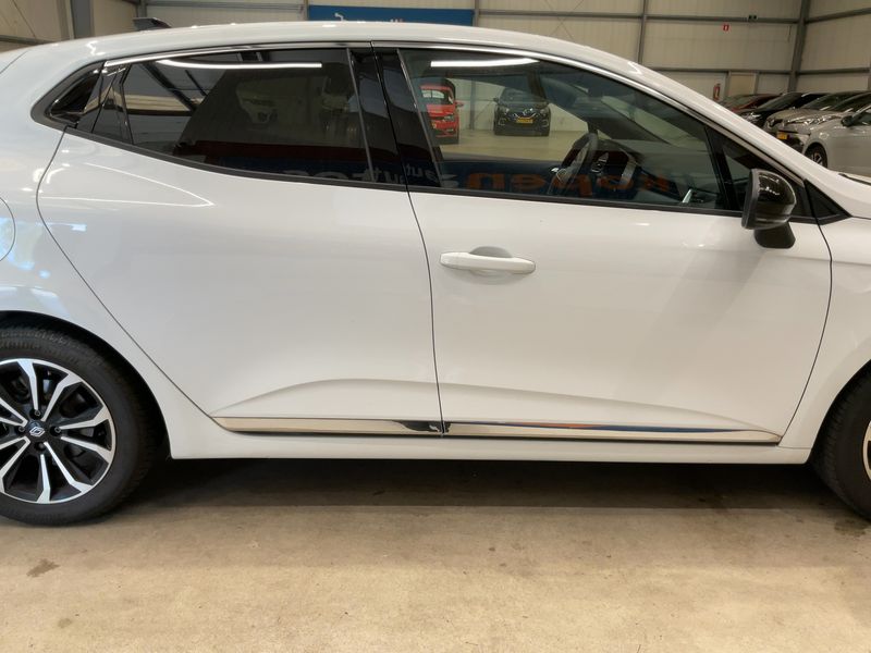 Renault Clio 1.6 Hybrid E-Tech Techno 2024 – снимка 10