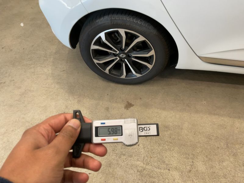 Renault Clio 1.6 Hybrid E-Tech Techno 2024 – снимка 9
