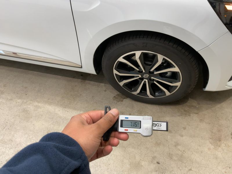 Renault Clio 1.6 Hybrid E-Tech Techno 2024 – снимка 11